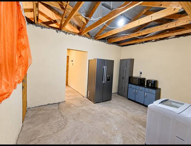 2 BEDROOM HOUSE FOR SALE IN MEYERTON CENTRAL